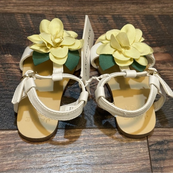 Janie and Jack little girls flower sandals size 5 - Picture 3 of 7